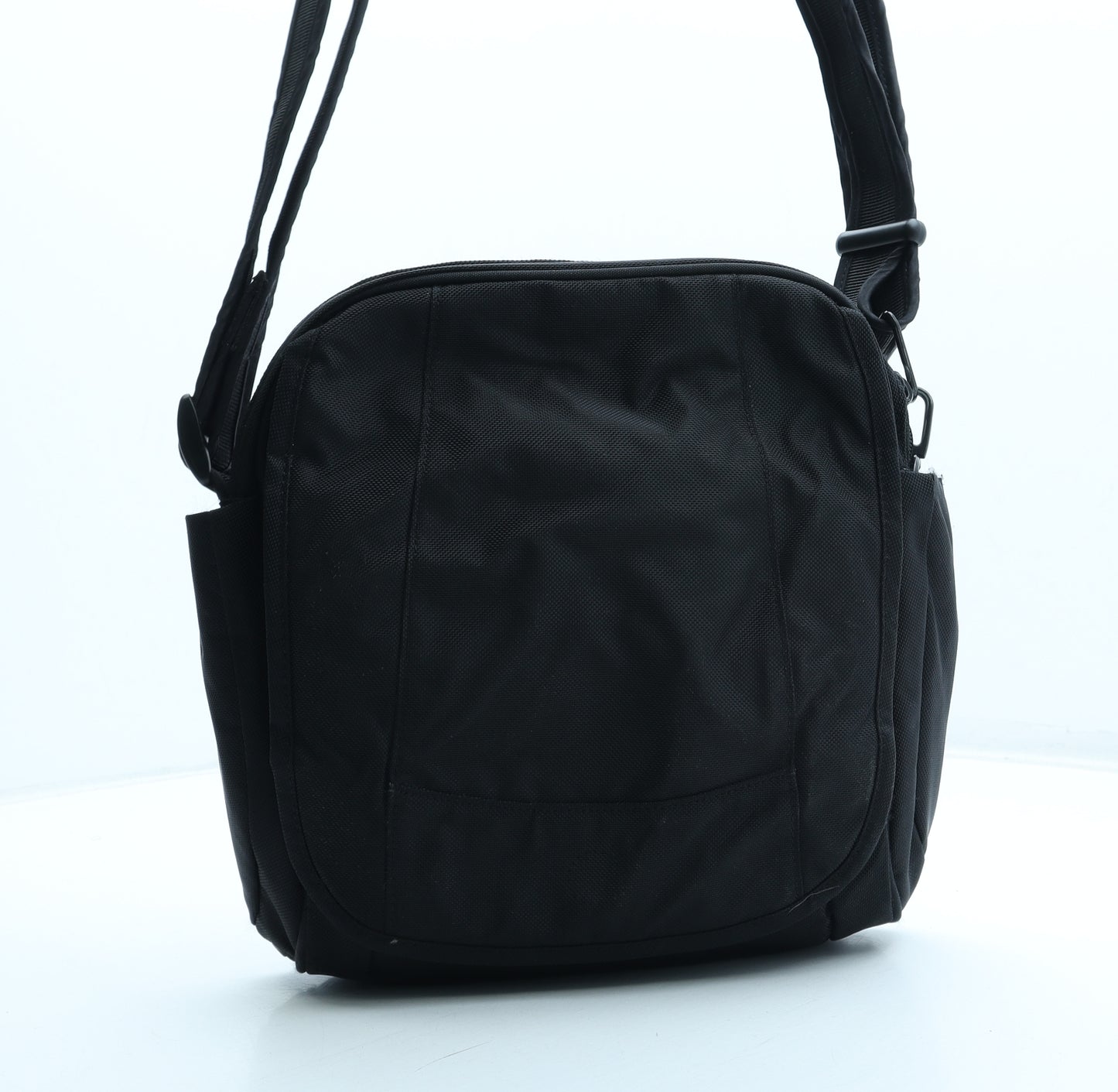 Preworn Mens Black Polyester Crossbody Size Medium
