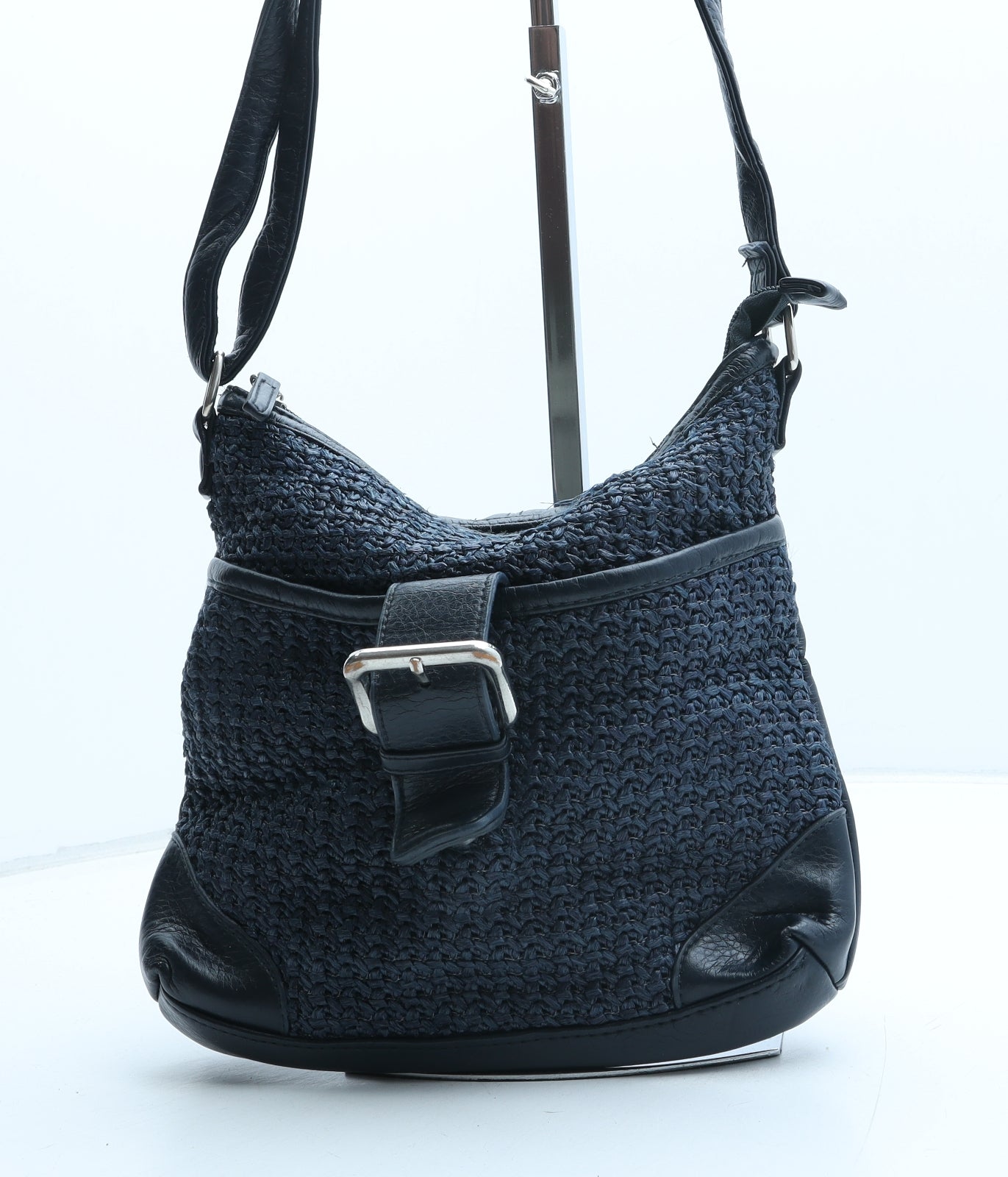Preworn Womens Blue Geometric Polyurethane Crossbody Size Medium