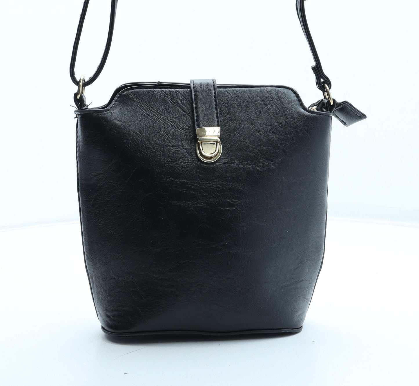 Preworn Womens Black Polyurethane Crossbody Size Small