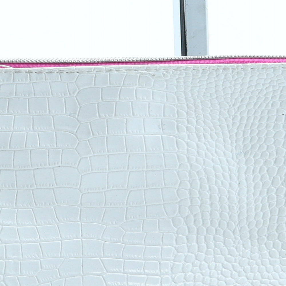 Preworn Womens Warm Russet Brown Polyurethane Clutch Size Small - Chain Detail