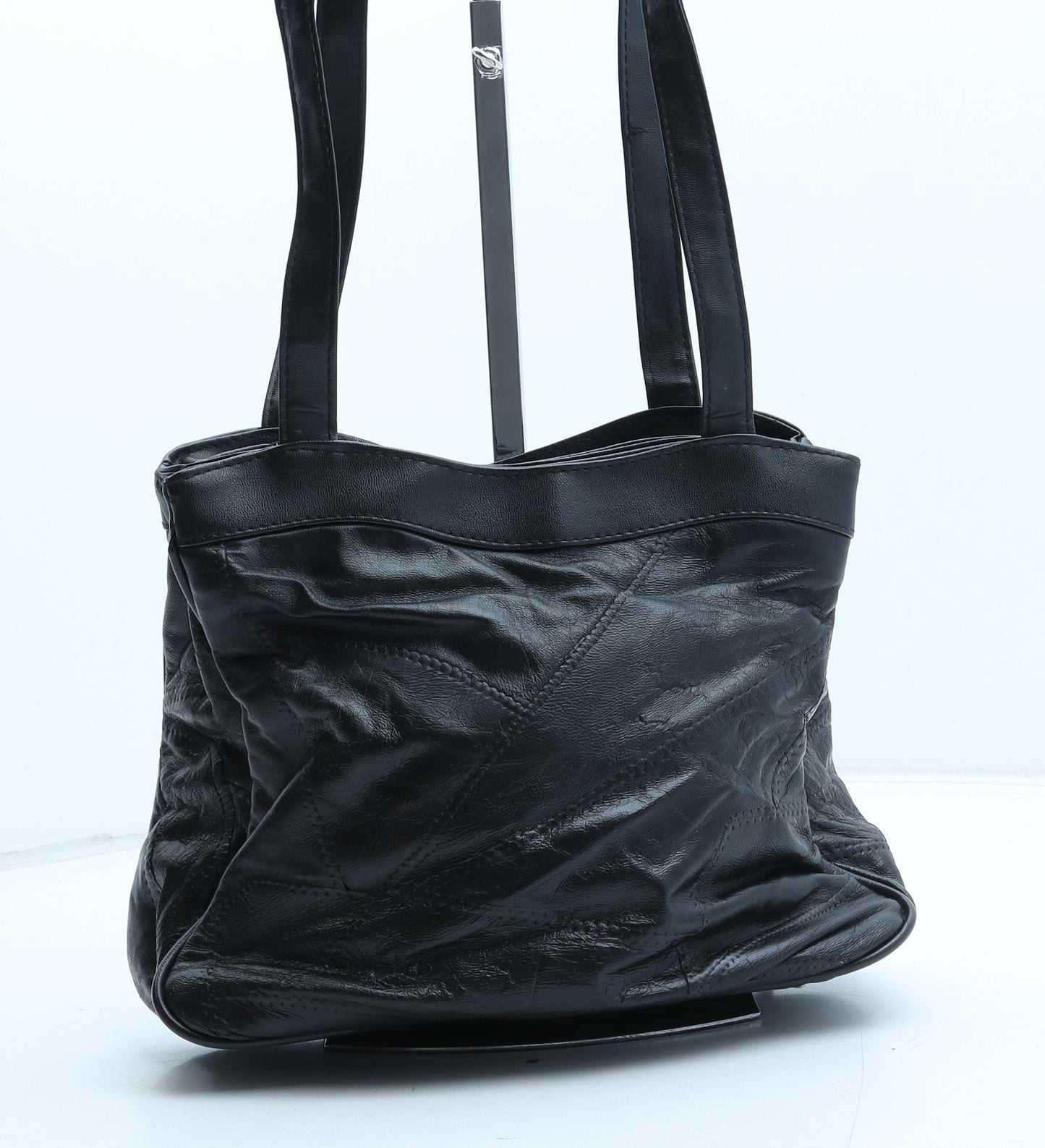 Preworn Womens Black Polyurethane Shoulder Bag Size Medium