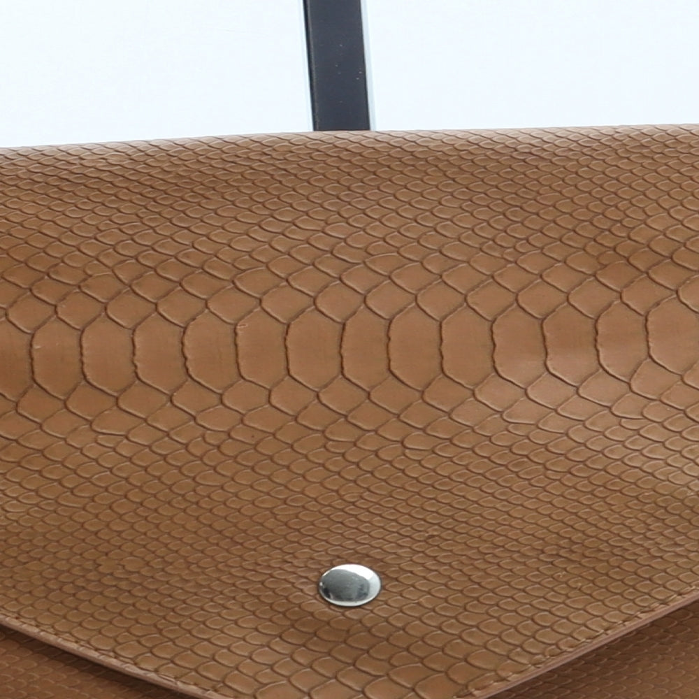 Preworn Womens Brown Polyurethane Clutch Size Large - Snake Print