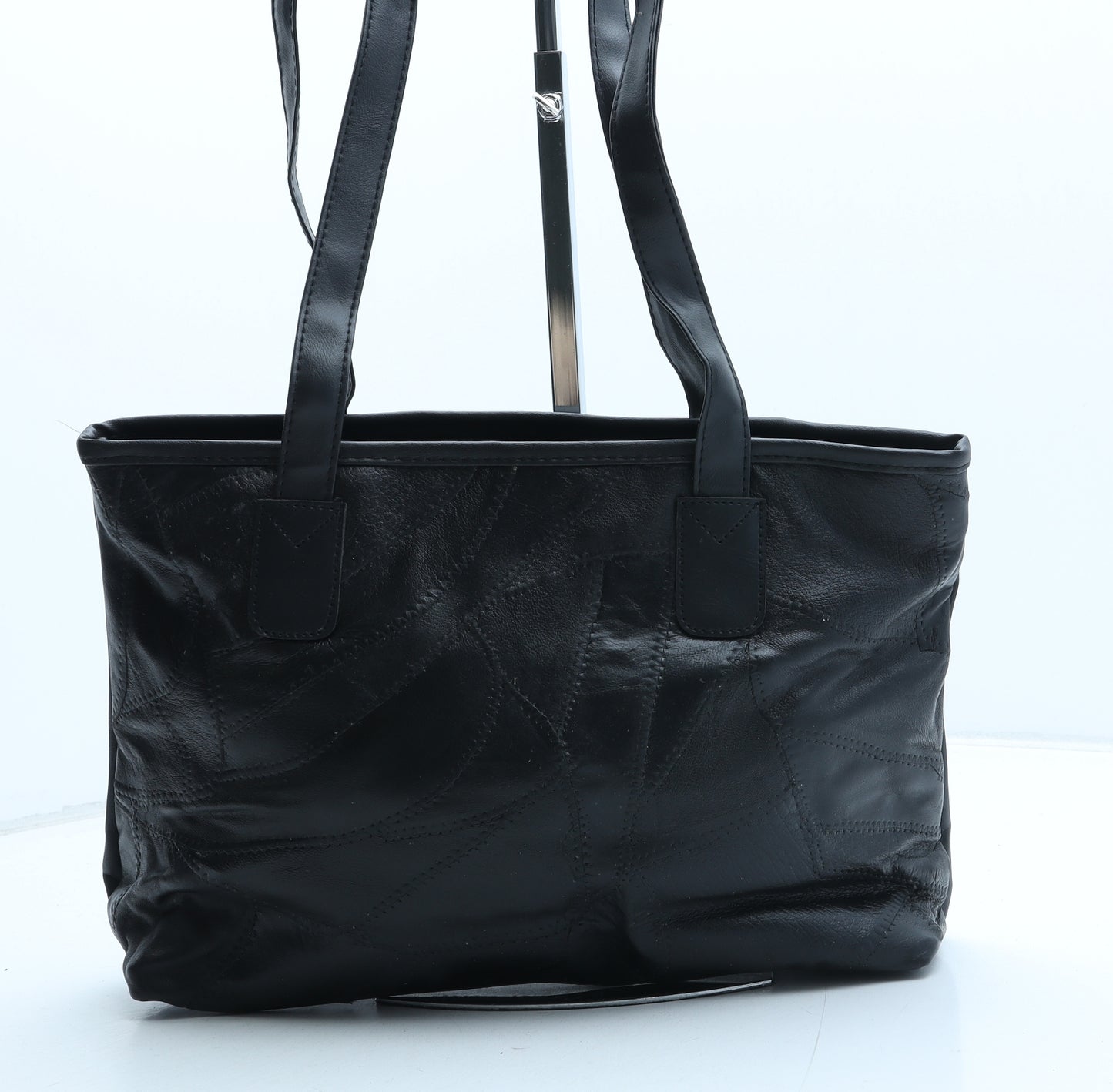 Preworn Womens Black Polyurethane Shoulder Bag Size Medium