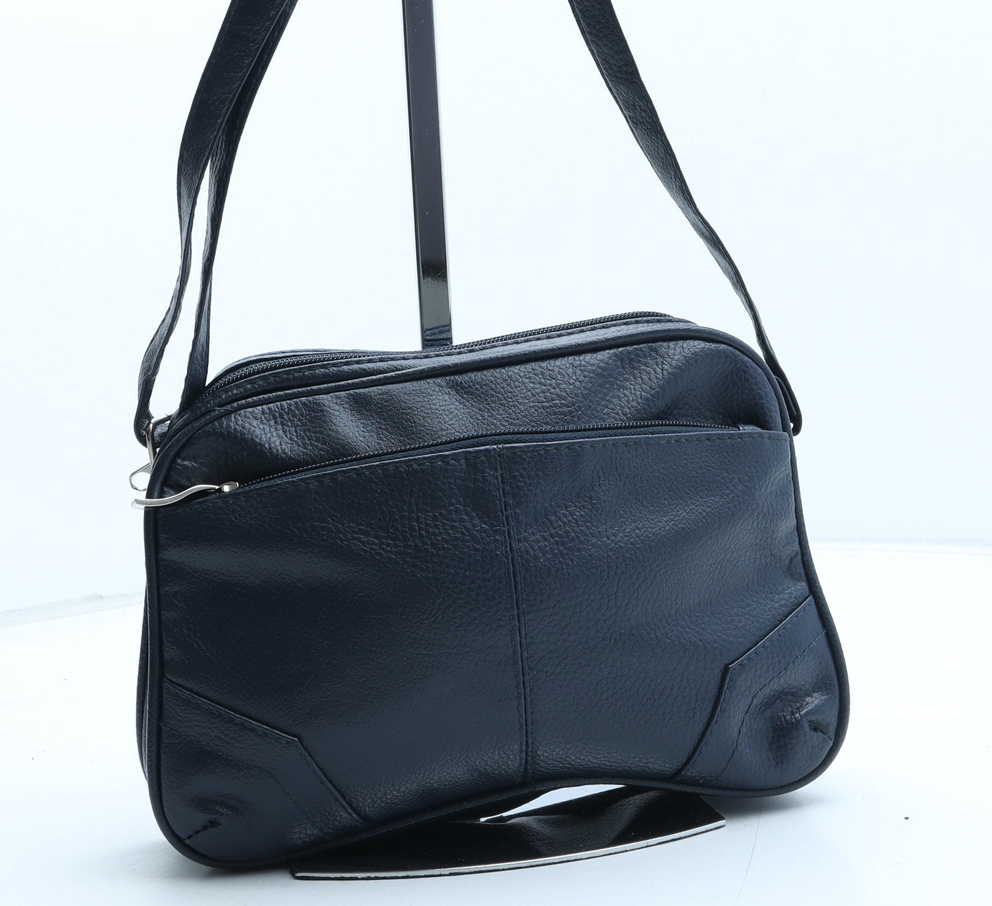 Preworn Womens Blue Polyurethane Crossbody Size Medium