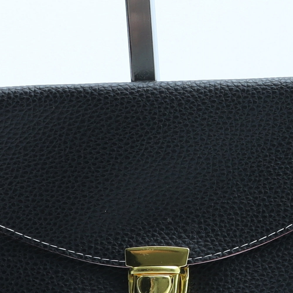 Preworn Womens Black Polyurethane Clutch Size Small