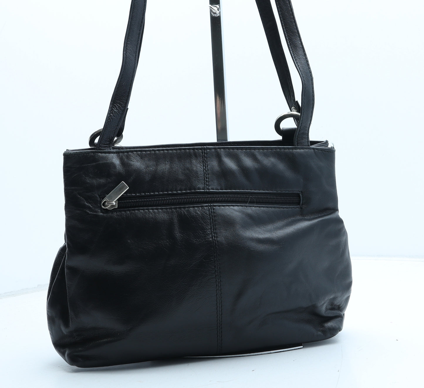 Preworn Womens Black Polyurethane Shoulder Bag Size Medium