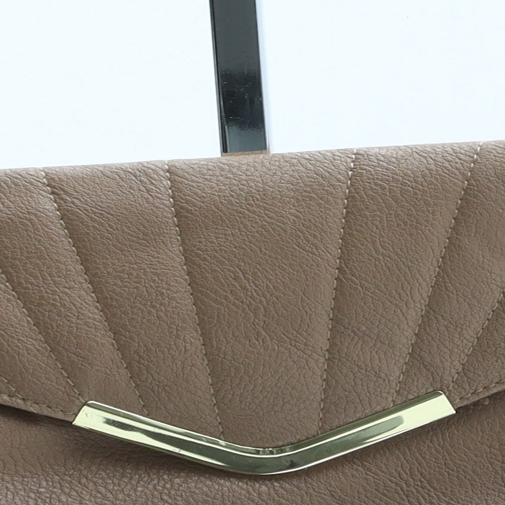 Preworn Womens Brown Polyurethane Clutch Size Small