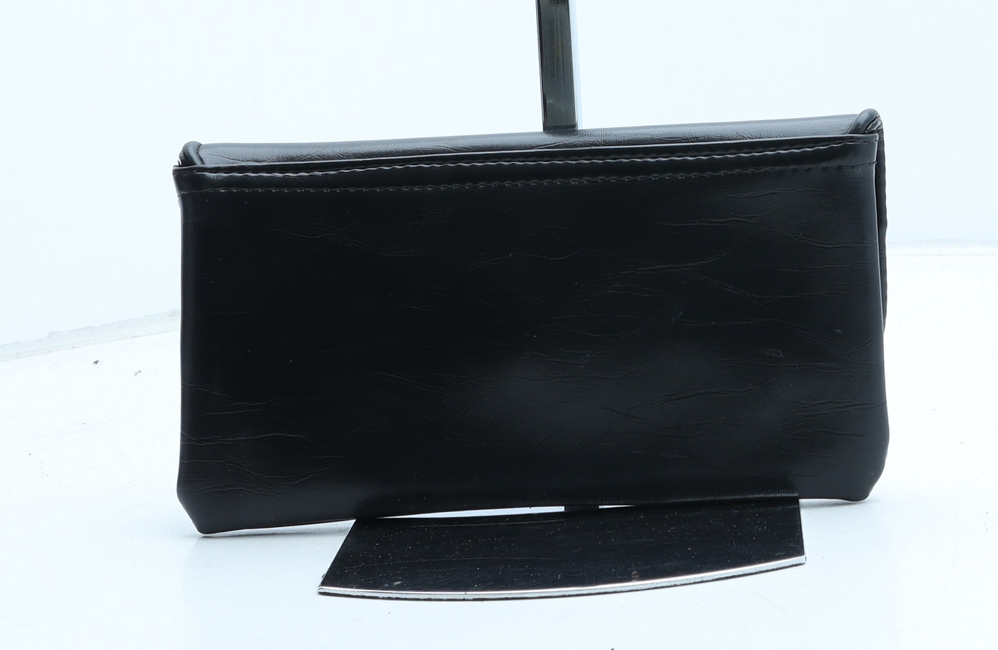 Preworn Womens Black Polyurethane Clutch Size Small