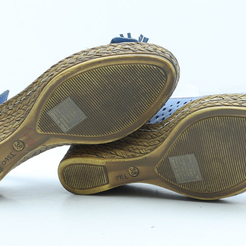 Heavenly Feet Womens Blue Geometric Synthetic Slingback Sandal UK - Flower Detail