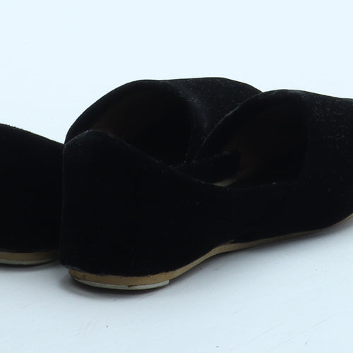 Preworn Girls Black Polyester Flat UK 6
