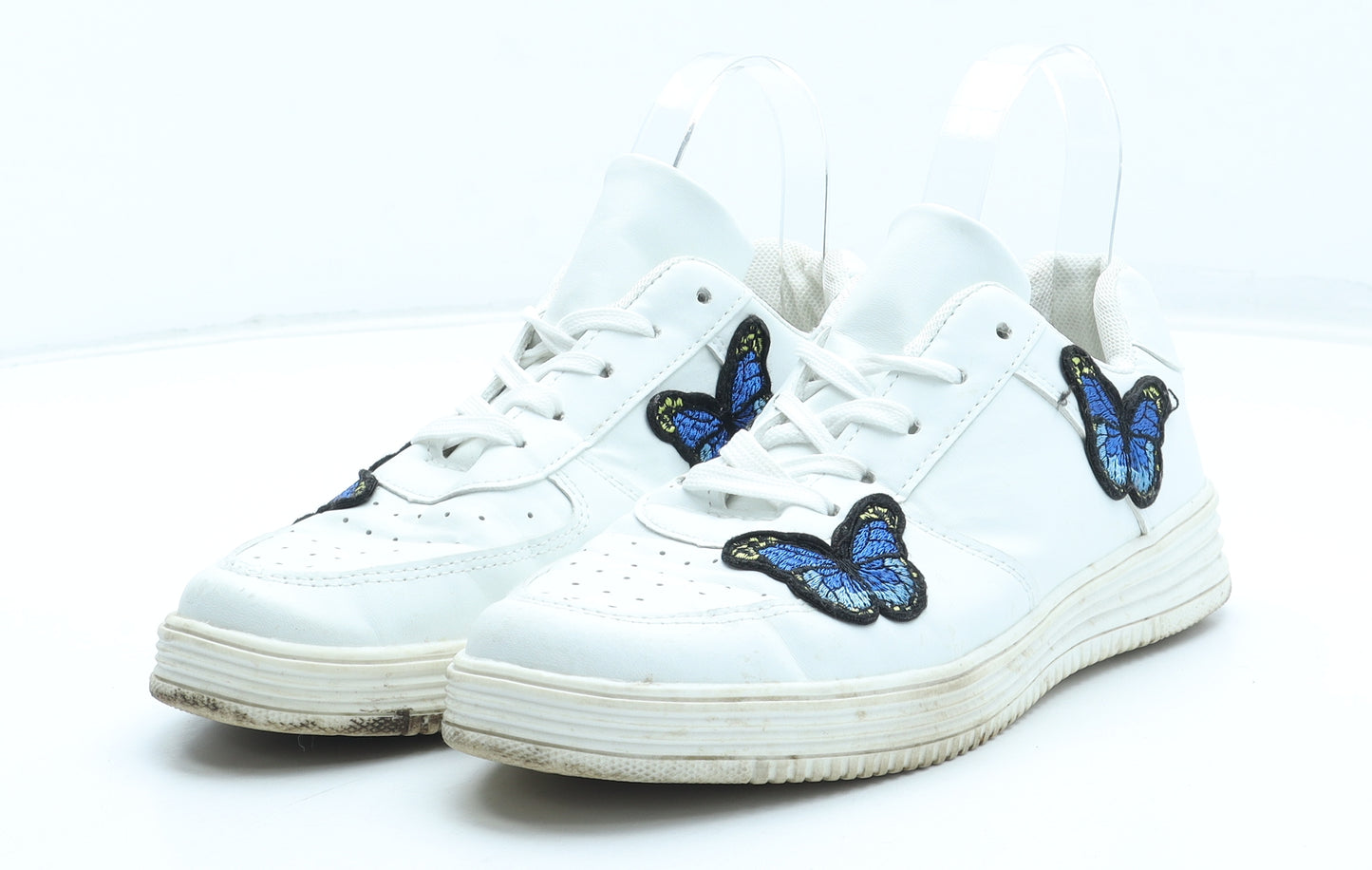 Missguided Womens White Geometric Polyurethane Trainer UK - Butterfly Detail