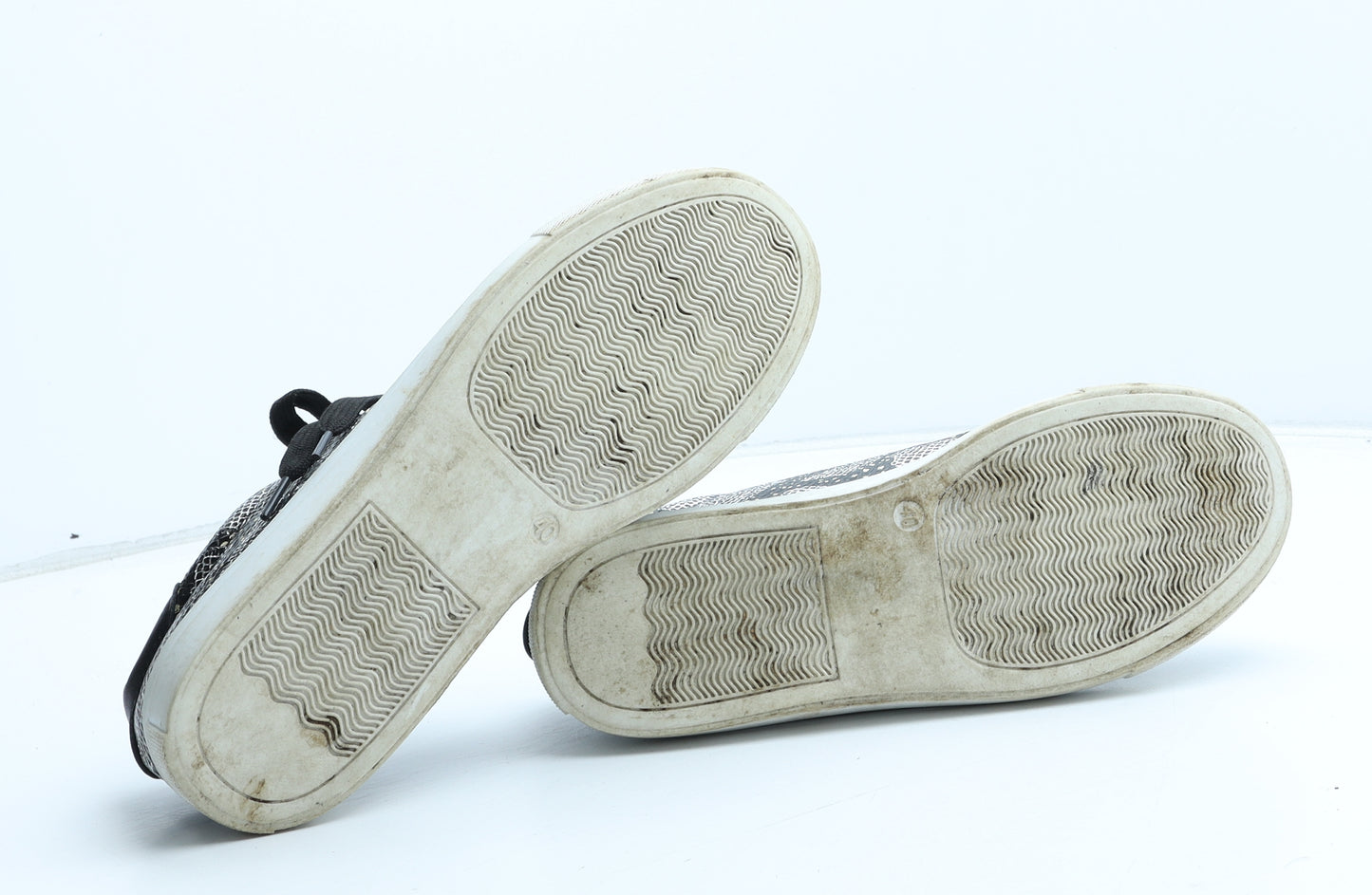 Preworn Womens Black Geometric Synthetic Trainer UK