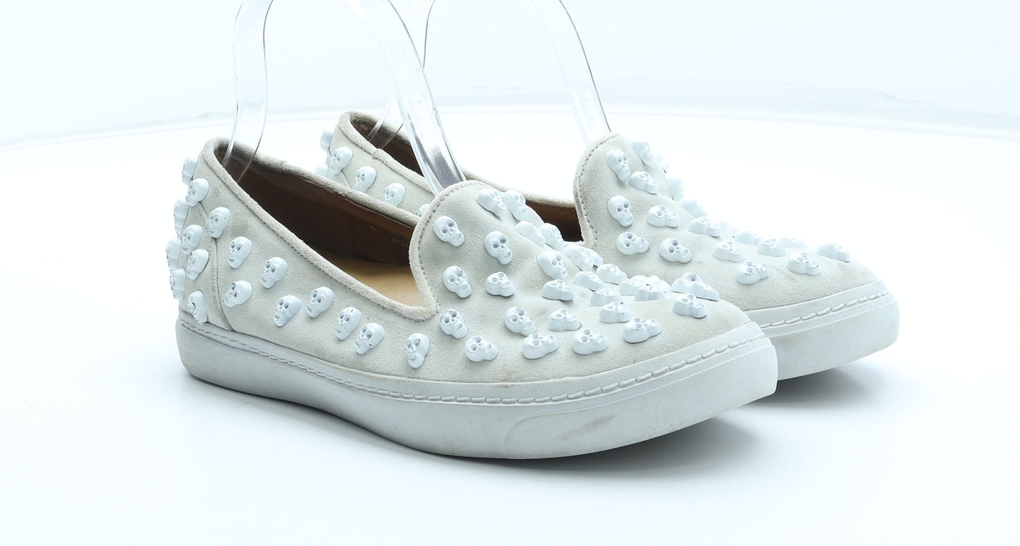 Campbell Womens Beige Geometric Leather Slip On Flat UK - Estimated UK Size 5 Skull Detail