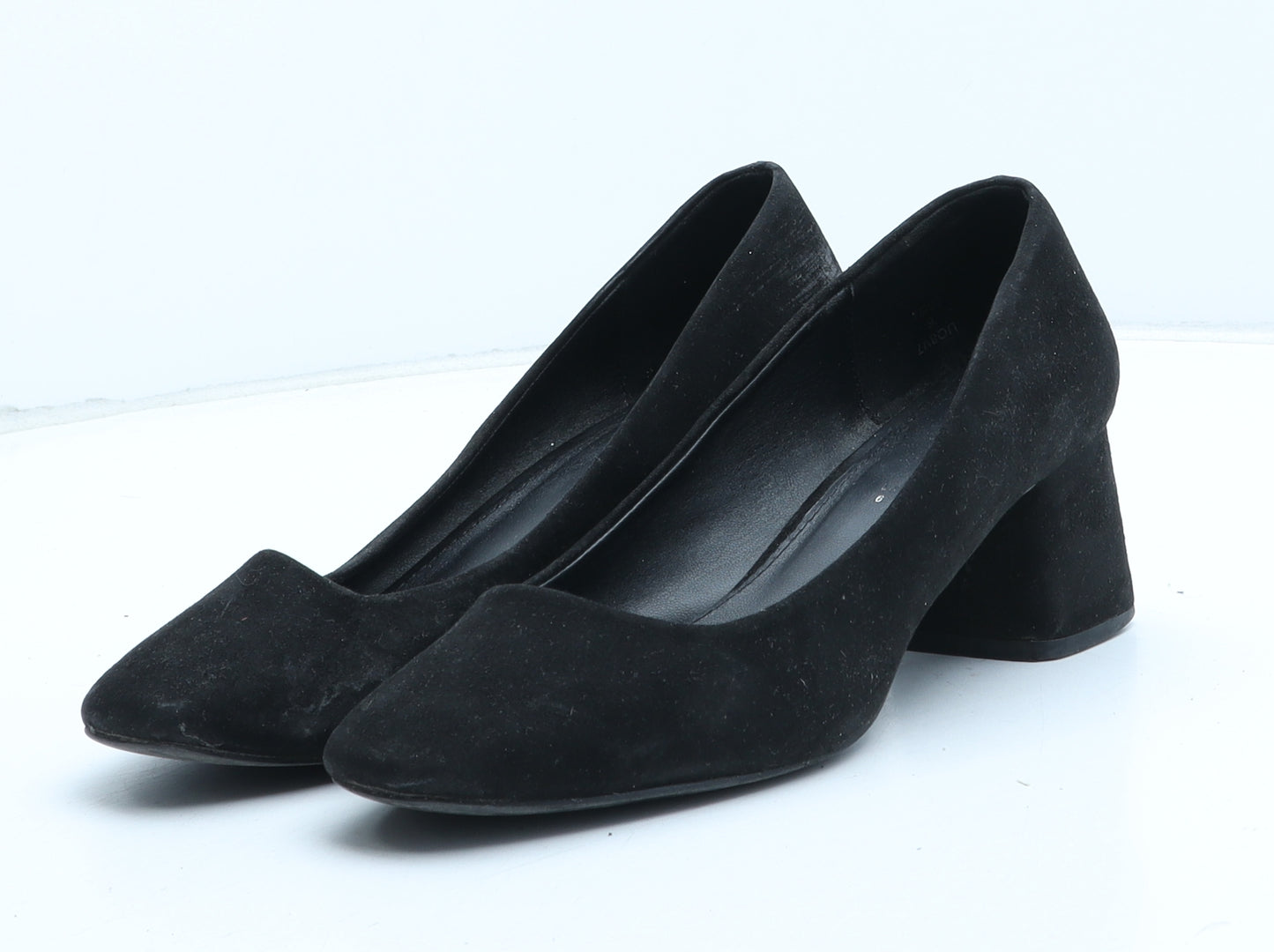 Preworn Womens Black Synthetic Court Heel UK