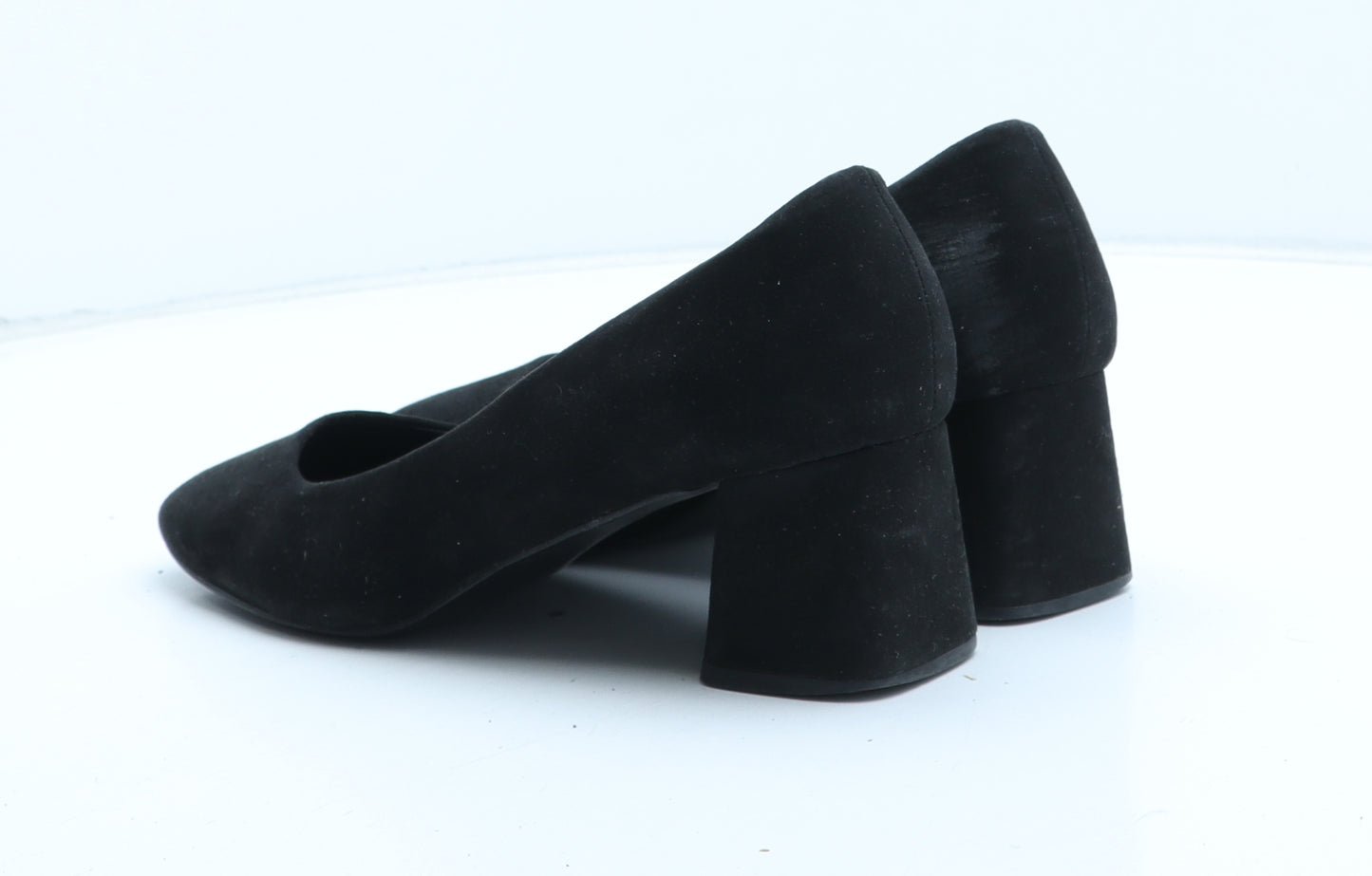 Preworn Womens Black Synthetic Court Heel UK
