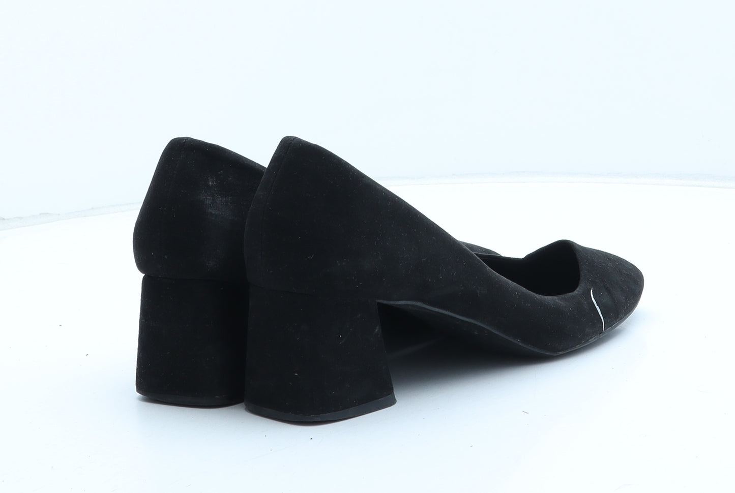 Preworn Womens Black Synthetic Court Heel UK