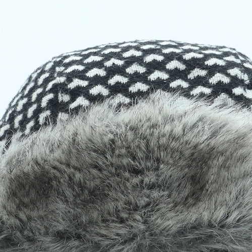 Preworn Womens Black Geometric Wool Trapper Hat One Size - Heart Pattern