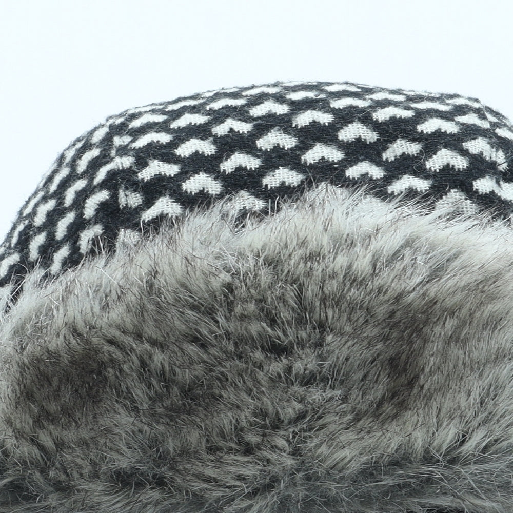 Preworn Womens Black Geometric Wool Trapper Hat One Size - Heart Pattern