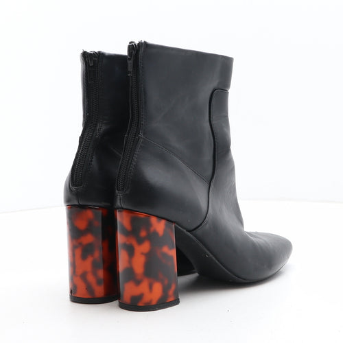 F&F Womens Black Synthetic Bootie Boot UK - Detail on Heel