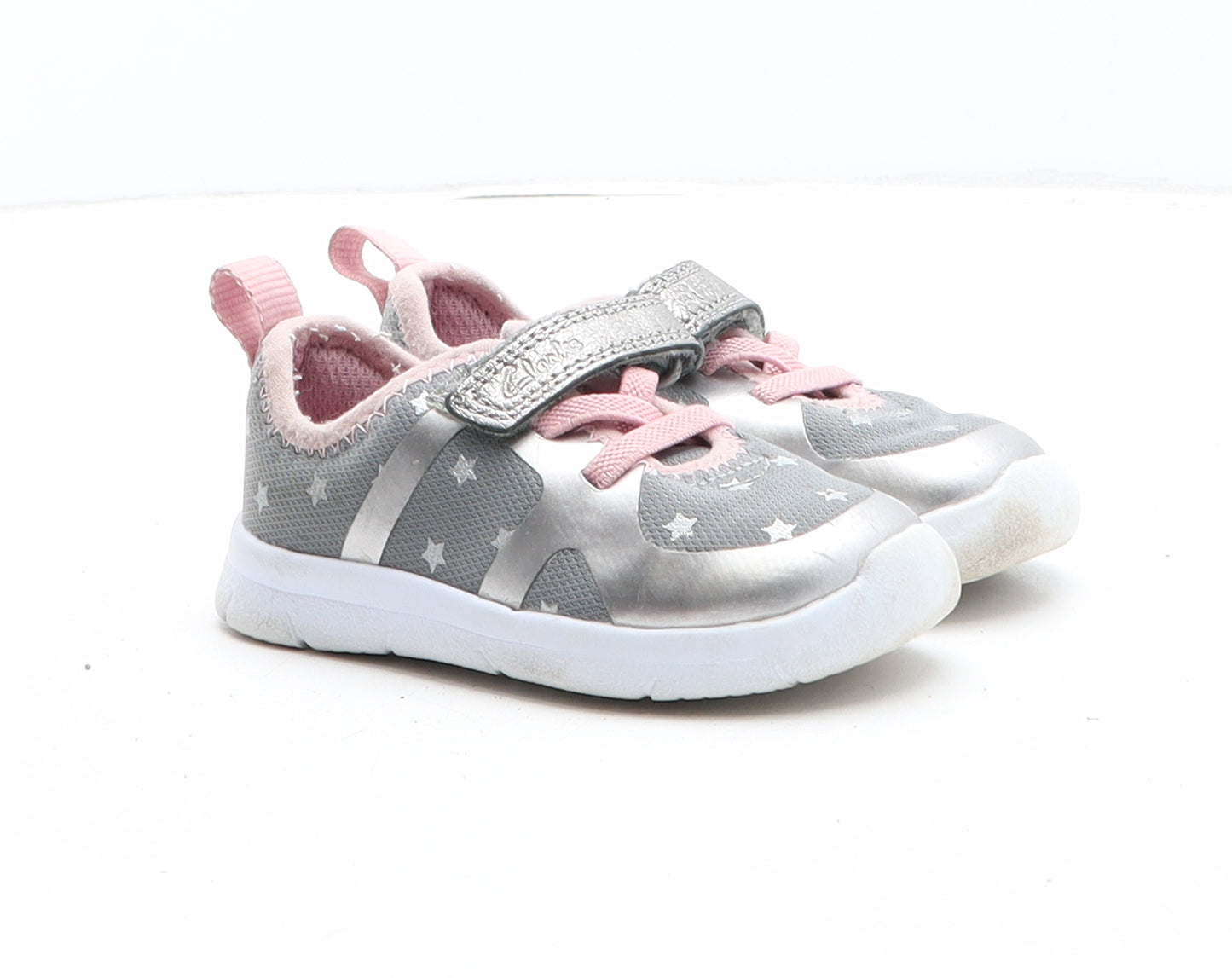 Clarks Girls Silver Geometric Synthetic Trainer UK 4.5 - Star Pattern
