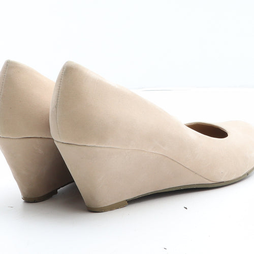 Shoe Fashionista Womens Beige Synthetic Court Heel UK