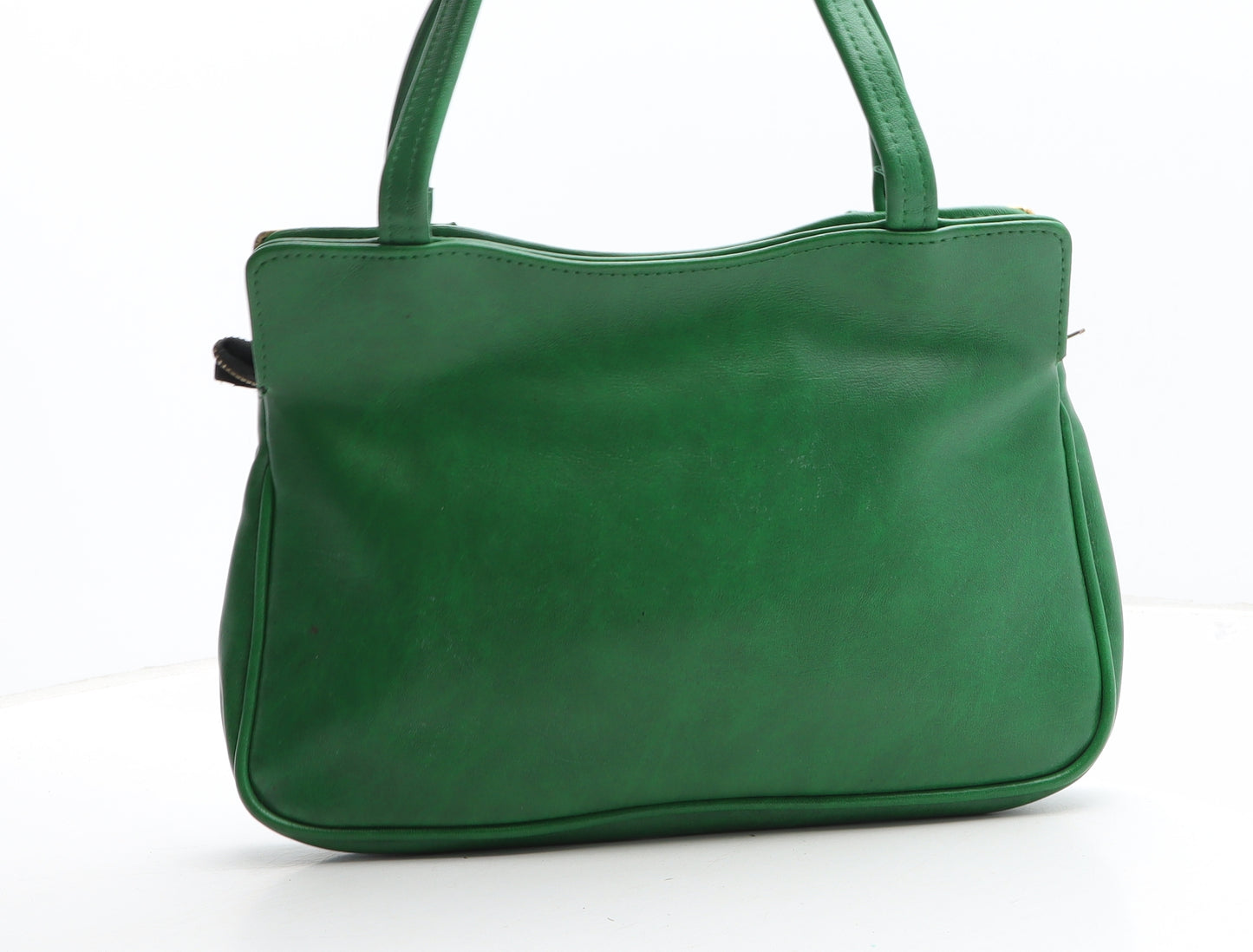 Preworn Womens Green Polyurethane Shoulder Bag Size Small