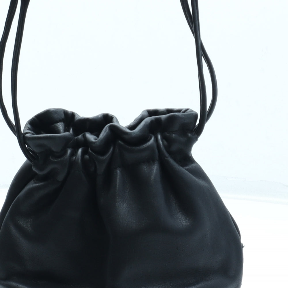 Preworn Womens Black Leather Crossbody Size Small