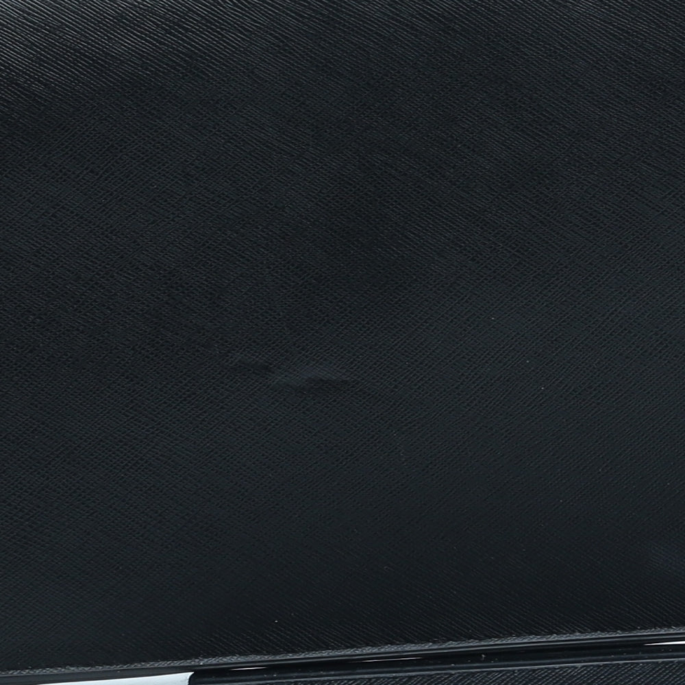 Preworn Womens Black Polyurethane Clutch Size Small