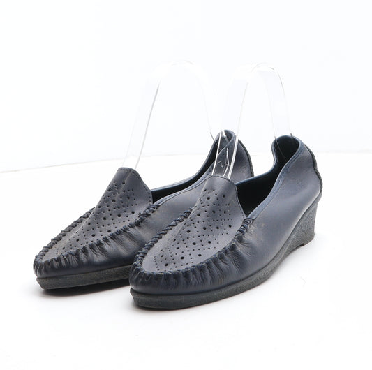 Preworn Womens Blue Leather Slip On Casual UK - UK Size Estimated 3