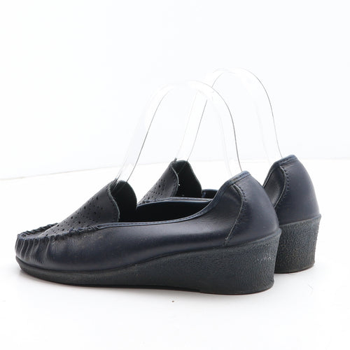 Preworn Womens Blue Leather Slip On Casual UK - UK Size Estimated 3