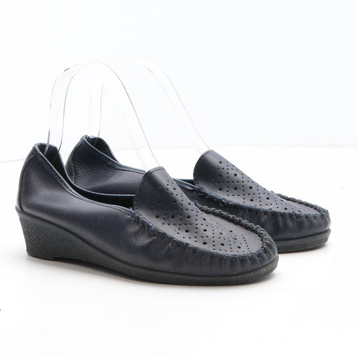 Preworn Womens Blue Leather Slip On Casual UK - UK Size Estimated 3