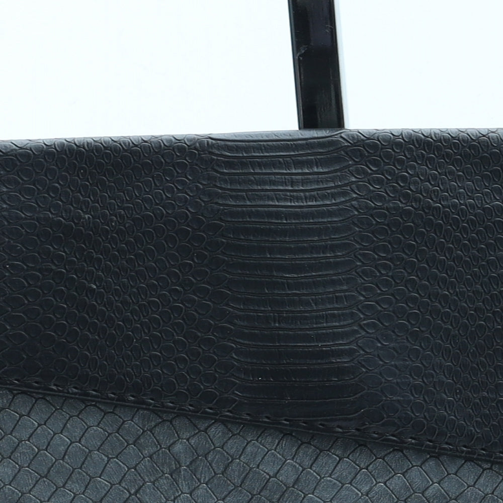 Preworn Womens Grey Polyurethane Clutch Size Small - Croc Texture