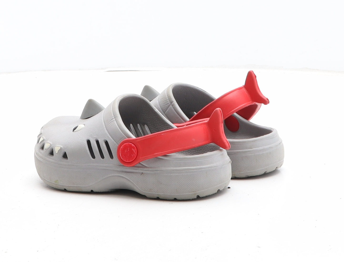 Preworn Boys Grey Synthetic Clog Sandal UK 6 - Shark Detail