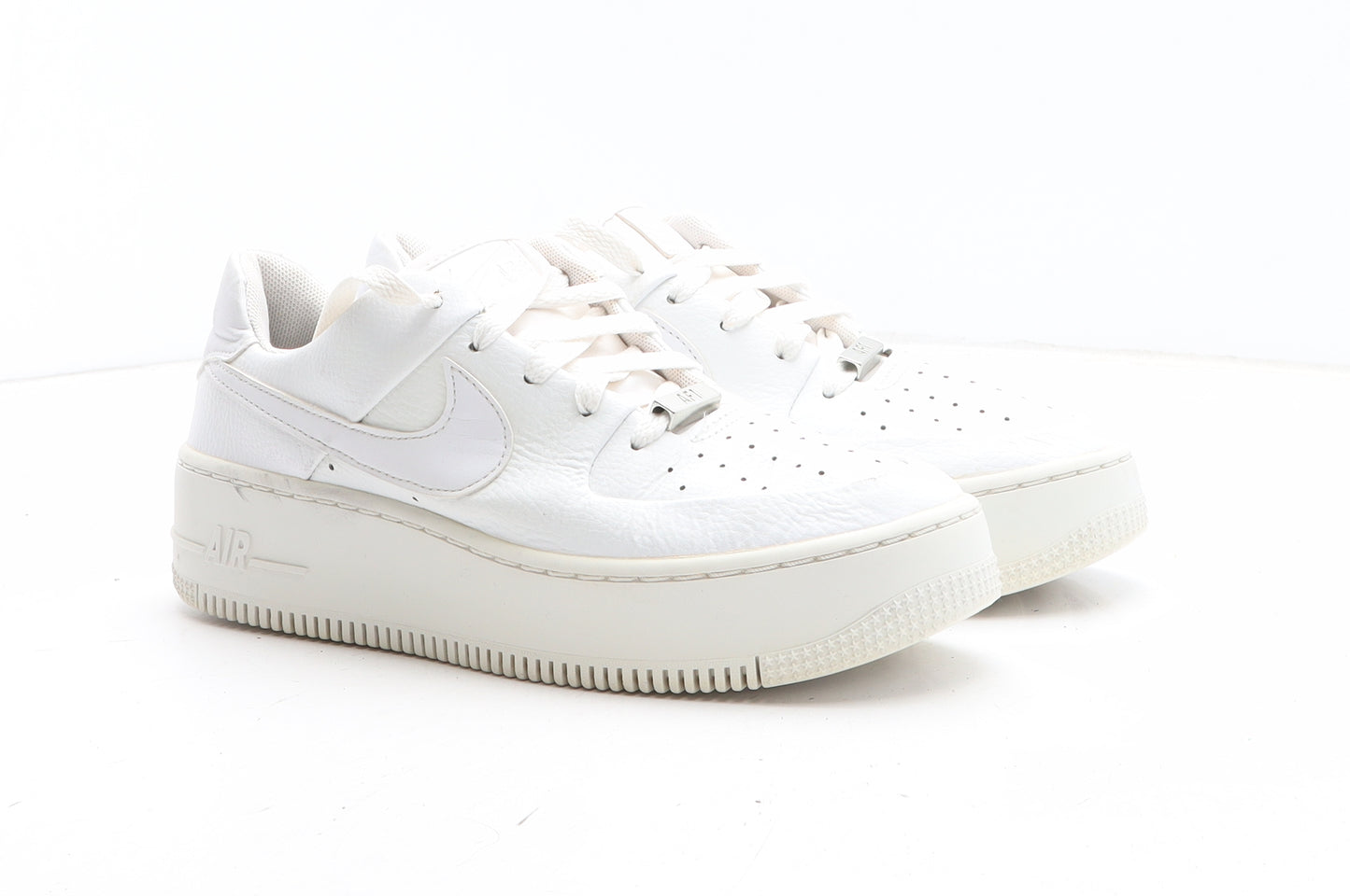 Nike Womens White Polyester Trainer UK