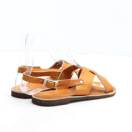 Preworn Girls Brown Synthetic Slip On Sandal UK 1 32 - UK Size Estimated 1