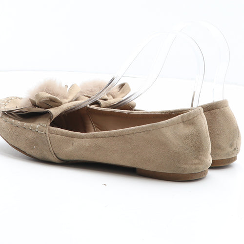 Preworn Womens Beige Synthetic Moccasin Flat UK - Pom Pom Detail