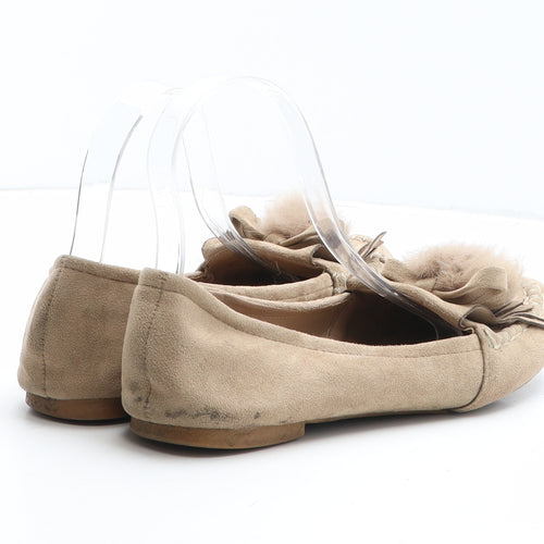 Preworn Womens Beige Synthetic Moccasin Flat UK - Pom Pom Detail