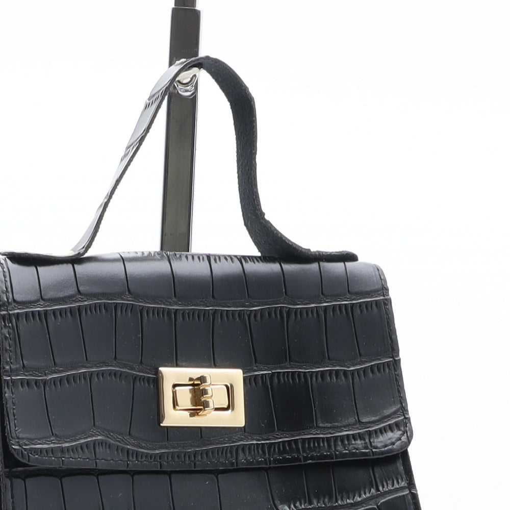 Preworn Womens Black Polyurethane Top Handle Bag Size Mini - cro