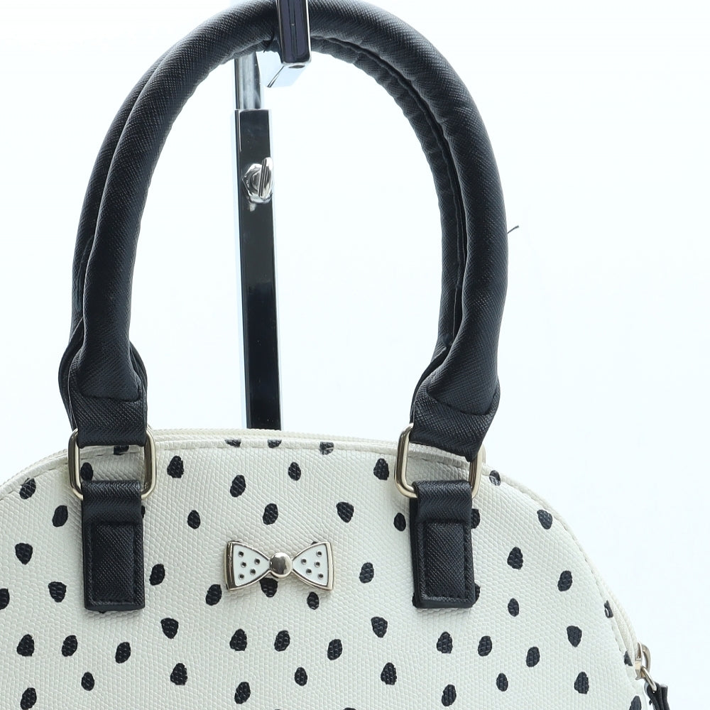 Young Dimension Girls White Geometric Polyurethane Top Handle Bag Size Small Zip