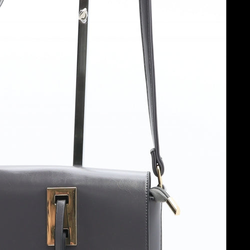 Preworn Womens Grey Polyurethane Crossbody Size Small