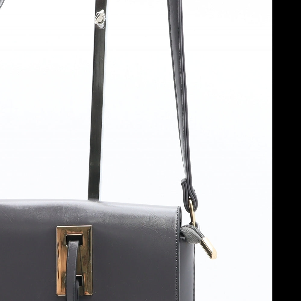 Preworn Womens Grey Polyurethane Crossbody Size Small