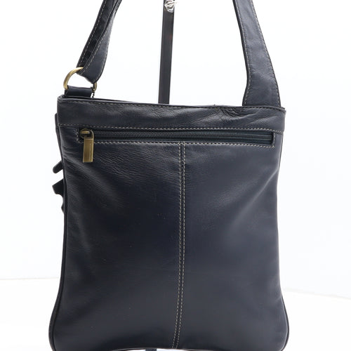 Preworn Womens Blue Polyurethane Crossbody Size Medium