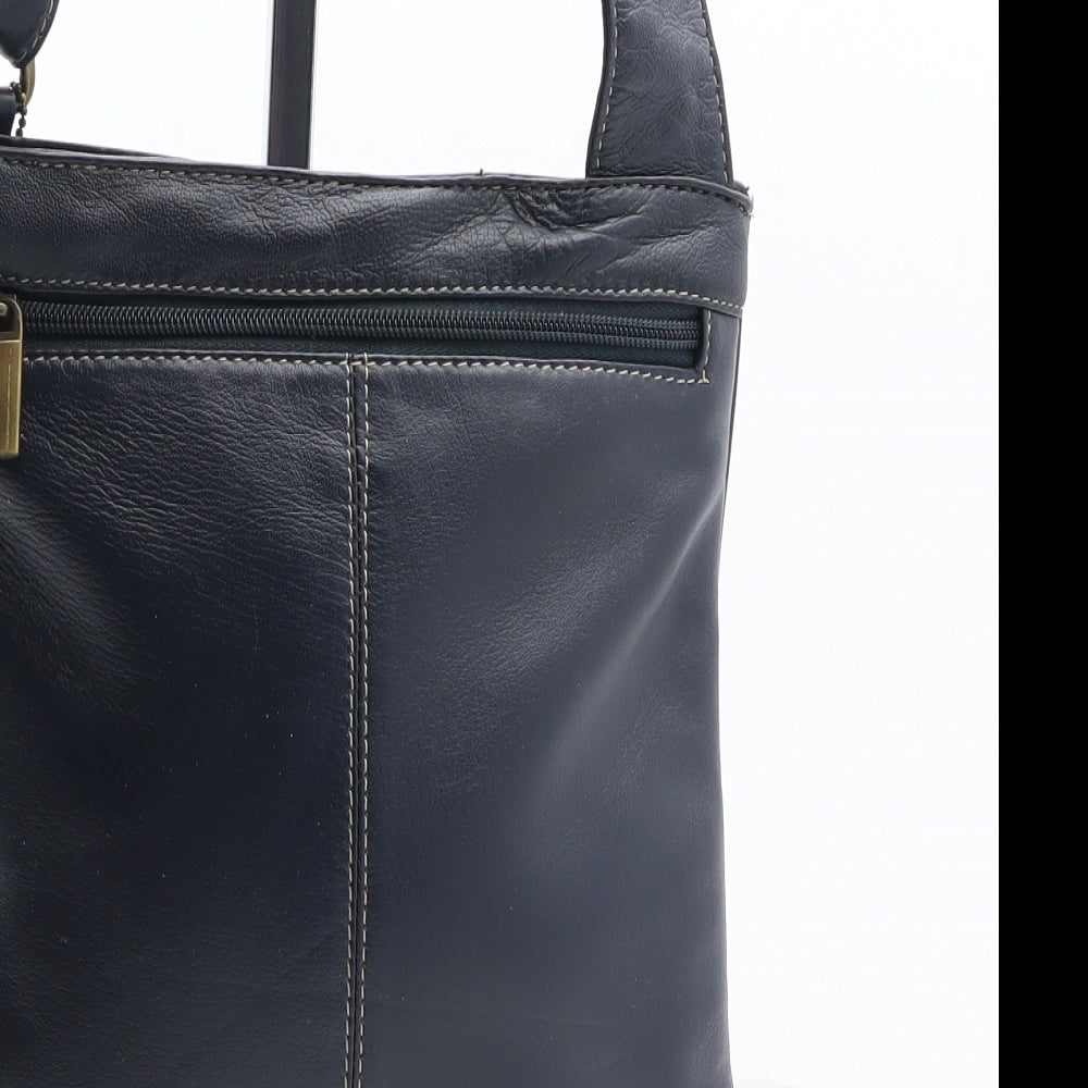Preworn Womens Blue Polyurethane Crossbody Size Medium