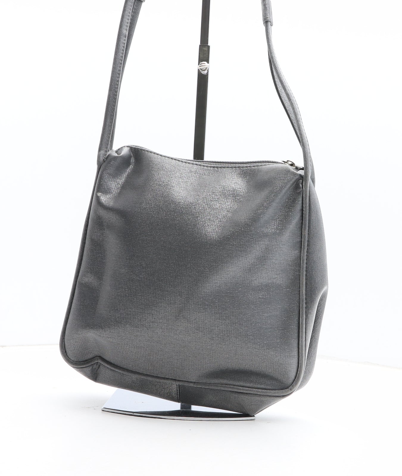 Preworn Womens Silver Polyester Shoulder Bag Size Medium