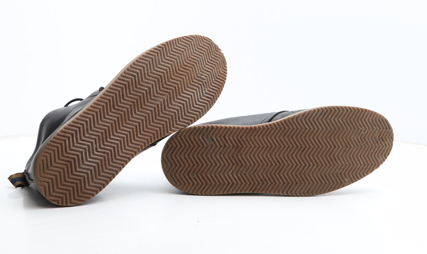 Preworn Mens Black Synthetic Chukka Boot UK 7