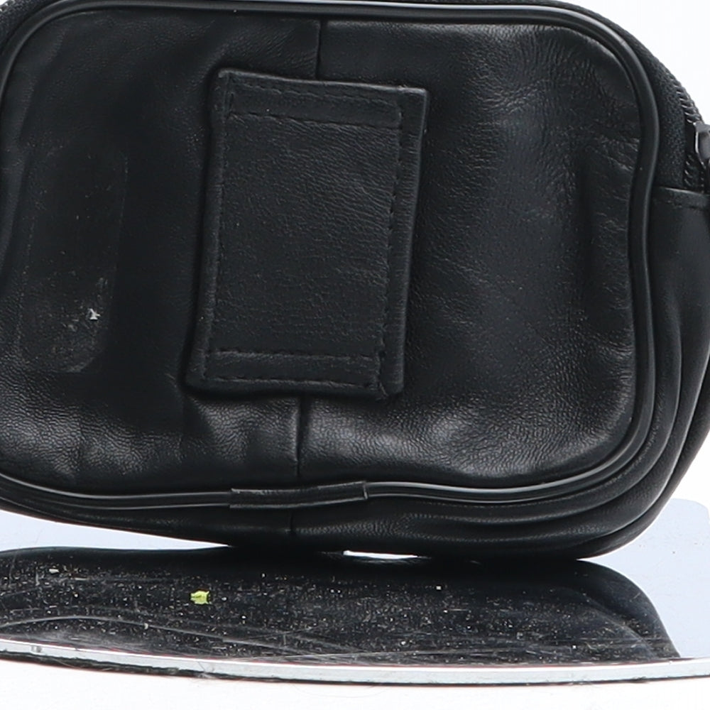 Preworn Womens Black Polyurethane Bow Tie Wallet Size S