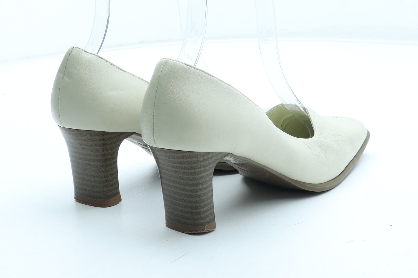 Clarks Womens Ivory Leather Court Heel UK