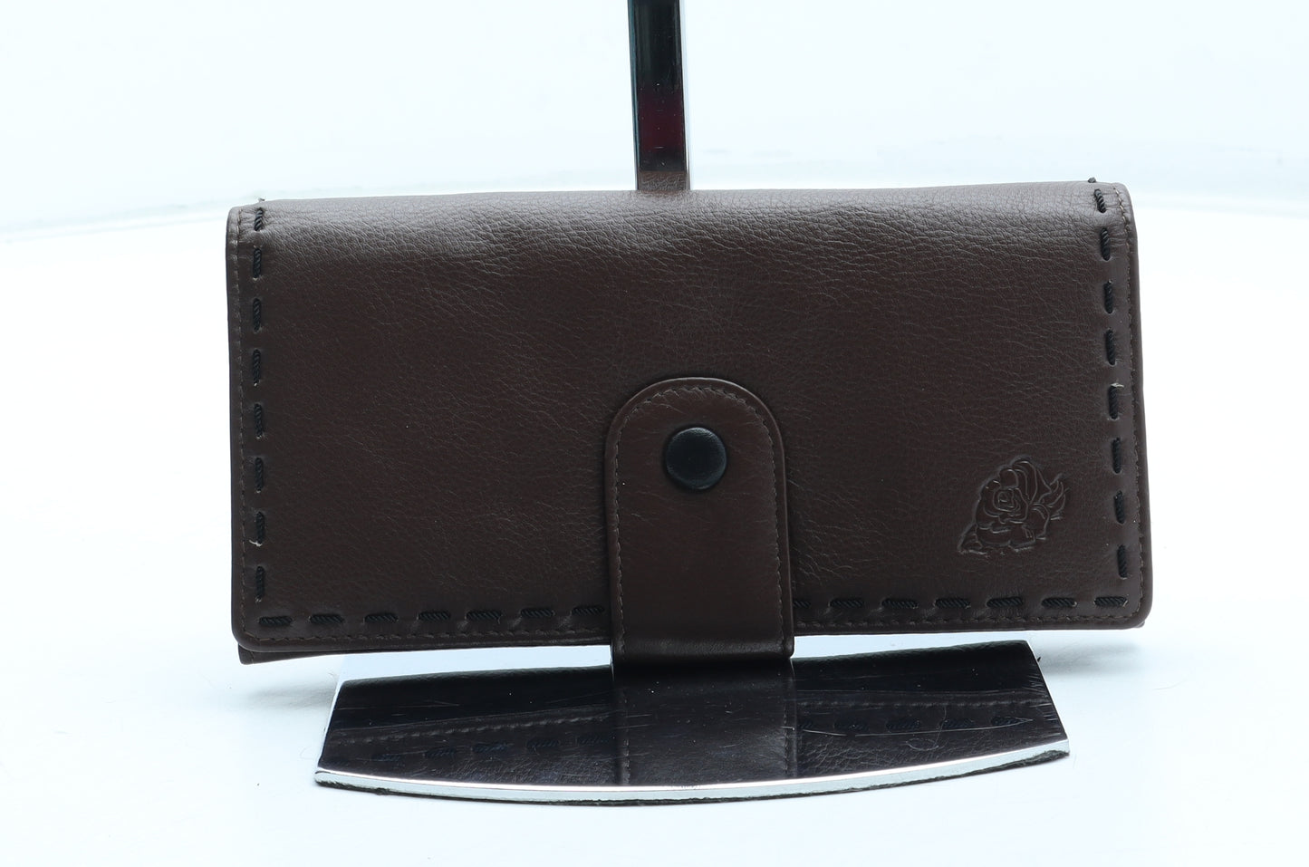 Preworn Womens Brown Leather Bow Tie Wallet Size M