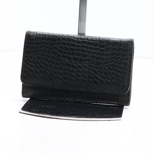 Preworn Womens Black Polyurethane Bow Tie Wallet Size M - Croc Texture