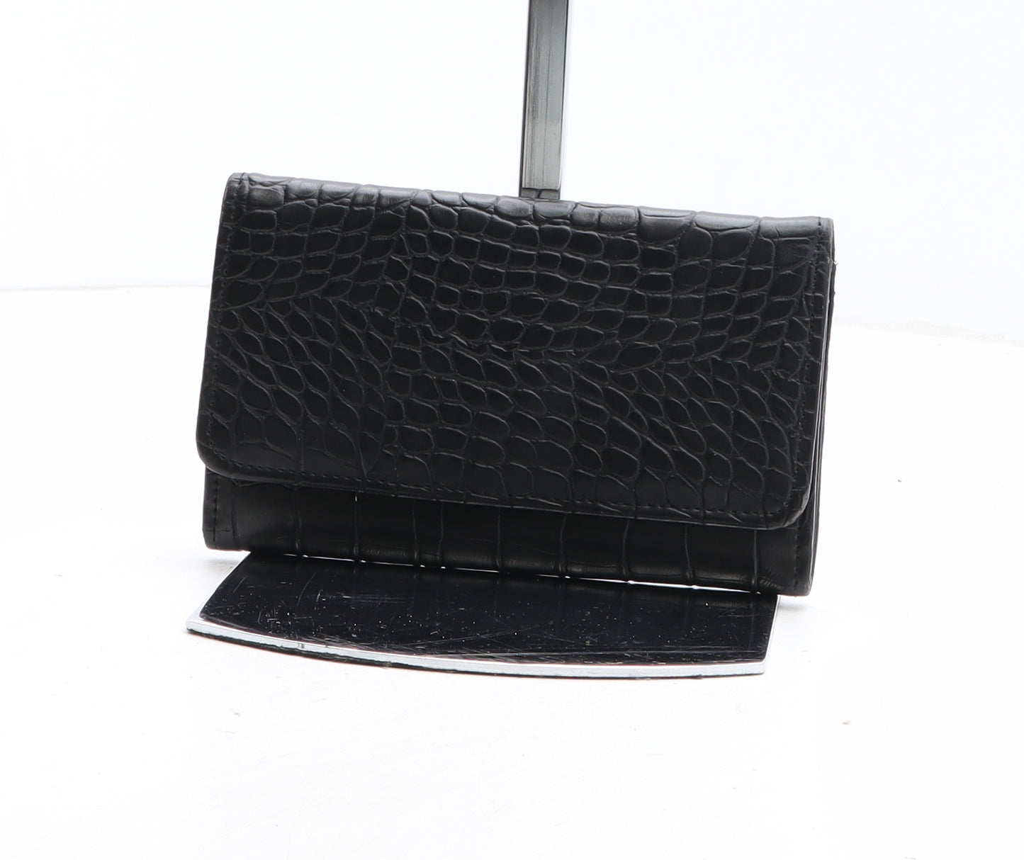 Preworn Womens Black Polyurethane Bow Tie Wallet Size M - Croc Texture